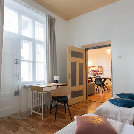 Apartment Huge Smolensk Street *