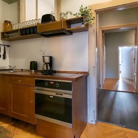 Upscale Apartments - Ac In Rooms, Ensuite Bathrooms, Lift - 8 Mins To Main Square Krakow