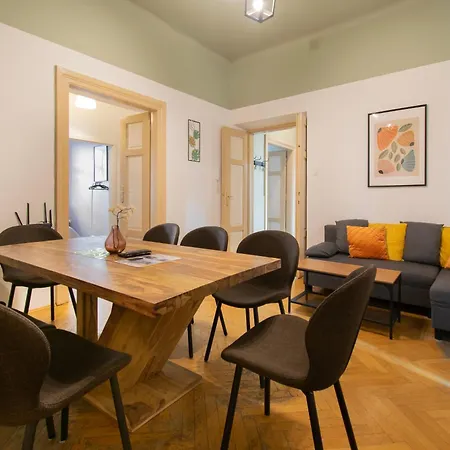 Apartment Huge Smolensk Street *