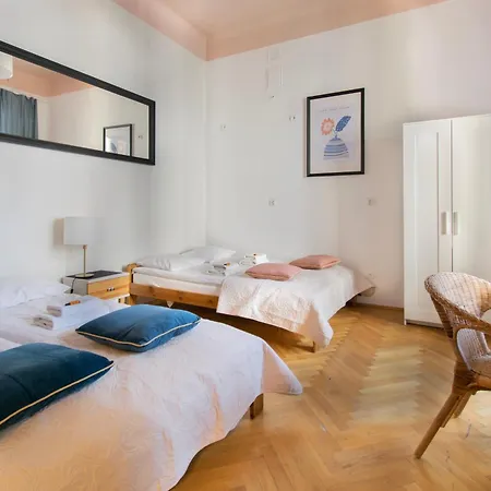 Apartment Upscale Apartments - Ac In Rooms, Ensuite Bathrooms, Lift - 8 Mins To Main Square Krakow