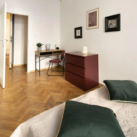 Huge Smolensk Street Apartment *