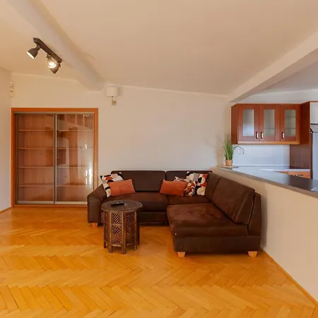 Upscale Apartments - Ac In Rooms, Ensuite Bathrooms, Lift - 8 Mins To Main Square Krakow
