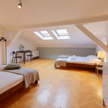 Upscale Apartments - Ac In Rooms, Ensuite Bathrooms, Lift - 8 Mins To Main Square Apartment Krakow