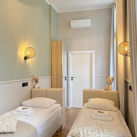 Upscale - Ac In Rooms, Ensuite Bathrooms, Lift - 8 Mins To Main Square * Kraków