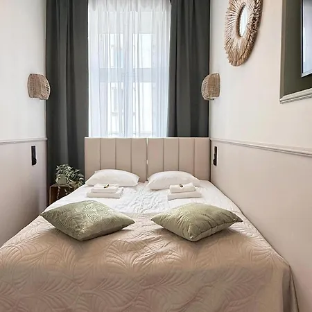Upscale - Ac In Rooms, Ensuite Bathrooms, Lift - 8 Mins To Main Square Lejlighed *