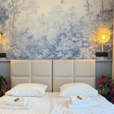 Apartment Upscale Apartments - Ac In Rooms, Ensuite Bathrooms, Lift - 8 Mins To Main Square *