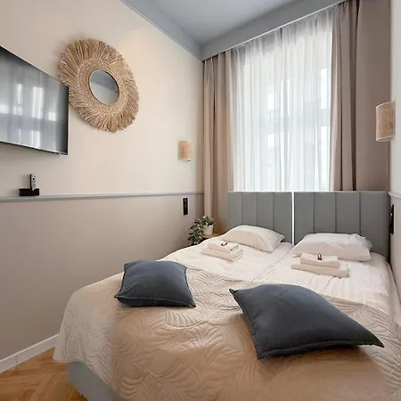Upscale - Ac In Rooms, Ensuite Bathrooms, Lift - 8 Mins To Main Square Lejlighed Kraków