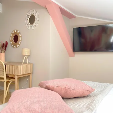 Apartment Upscale Apartments - Ac In Rooms, Ensuite Bathrooms, Lift - 8 Mins To Main Square Krakow