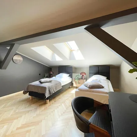 Upscale Apartments - Ac In Rooms, Ensuite Bathrooms, Lift - 8 Mins To Main Square Krakow