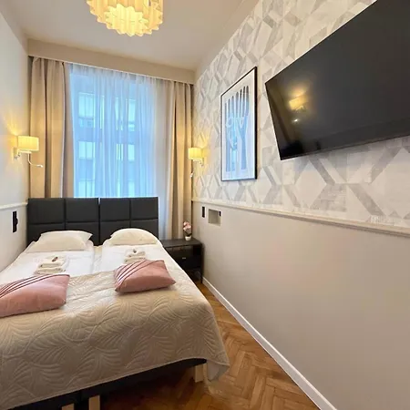 Upscale - Ac In Rooms, Ensuite Bathrooms, Lift - 8 Mins To Main Square Apartment Krakow